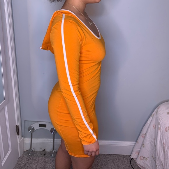 Long Sleeve Dress ✨ - Picture 4 of 5